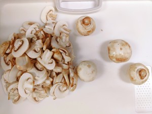 健康营养吃了还想吃的双孢菇炒肉(杏鲍菇炒肉)