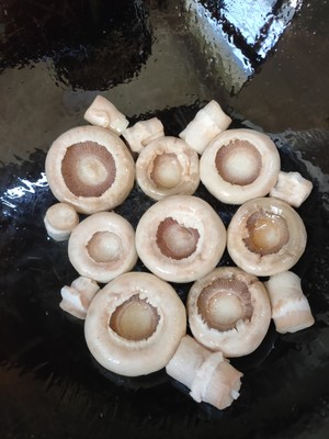鲜掉眉毛口蘑汤