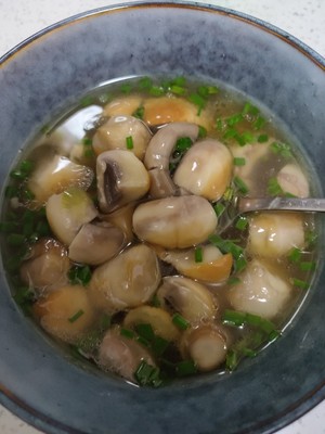 鲜掉眉毛口蘑汤
