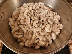 素炒鲜口蘑（白蘑菇），快手家常菜