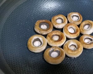 香煎口蘑  鲜的扭起来
