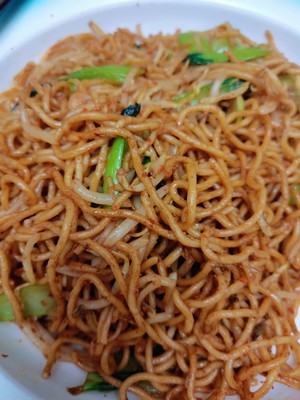素?青椒茄子丝、番茄炒荀瓜、袖珍菇炖豆腐、炒面?感恩吃素?