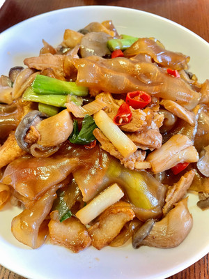 袖珍菇粉皮炒肉