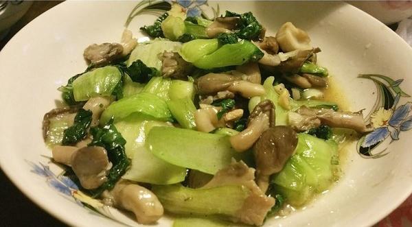 青菜炒袖珍菇
