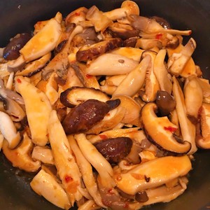 素炒菇三鲜