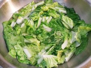 姬菇炒小白菜