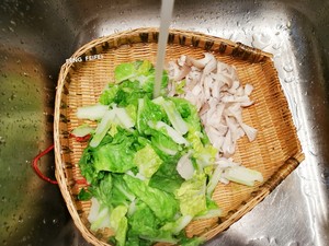 姬菇炒小白菜
