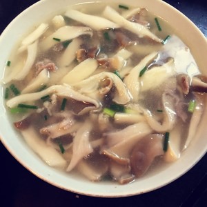 秀珍菇肉片汤