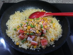 白灵菇蟹柳金包银炒饭??人生到达了巅峰