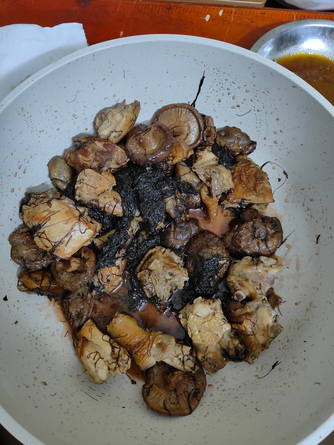发菜冬菇蠔豉煲