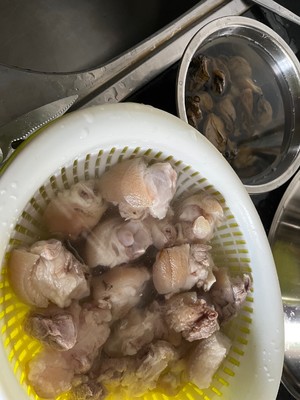 蚝豉花胶发菜猪手