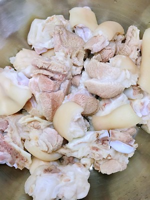 喜庆菜·蚝鼓发菜烩猪手（寓意：好事发财就手）