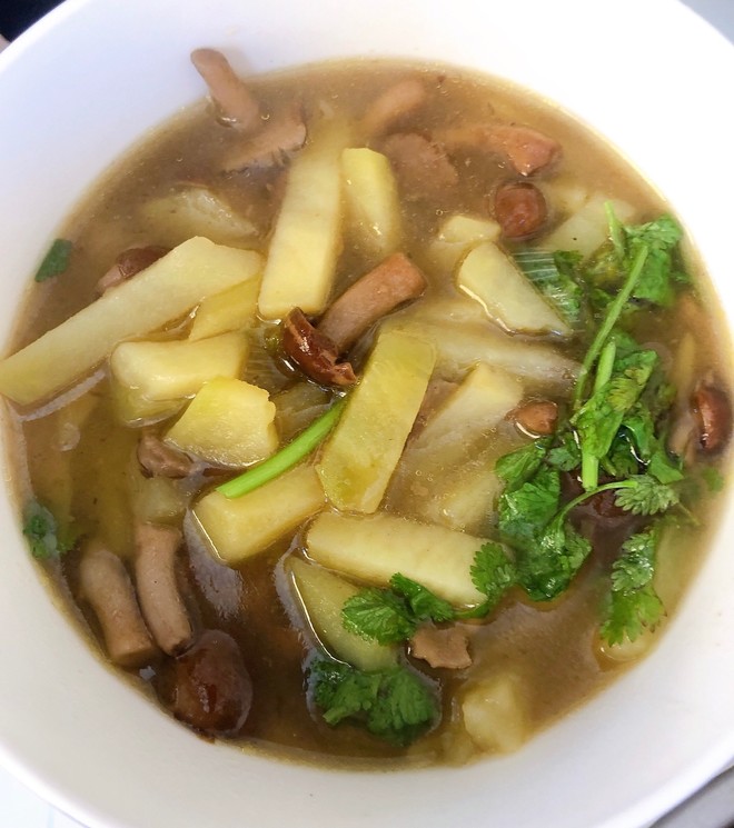 滑子蘑炖土豆