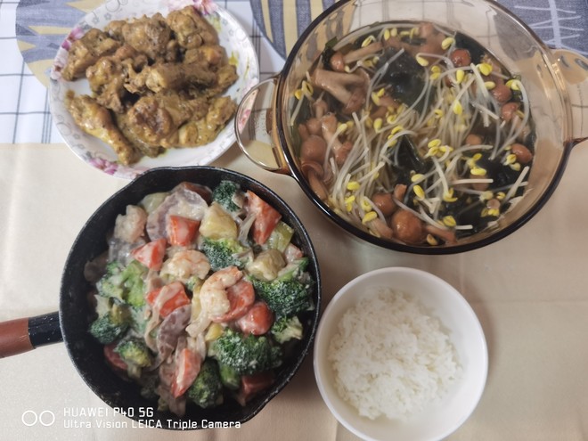 滑子菇裙带菜汤