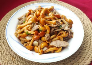 肉炒滑子蘑