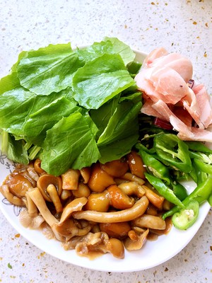 肉炒小白菜滑子蘑