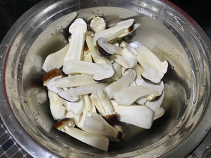清炒姬松茸