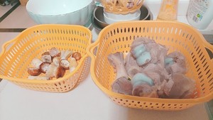 姬松茸筒子骨炖汤