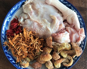 强身健体，提高免疫力 【姬松茸虫草花鸡汤】