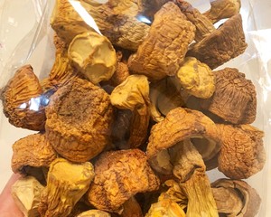 【姬松茸?排骨汤】