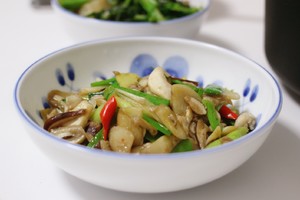 鲜掉眉毛的炒姬松茸