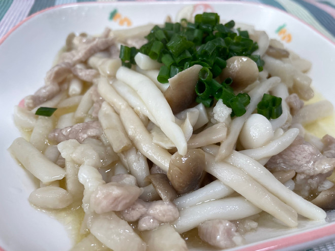 一家懒人菜菜-双菇炒肉丝（蟹味菇和白玉菇）-清洗简单步骤简单调料简单