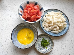 白玉菇西红柿鸡蛋汤