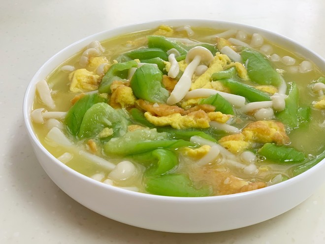 丝瓜鸡蛋烩白玉菇