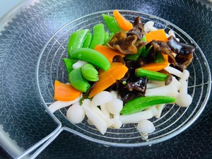 ?鲜嫩美味，营养丰富‼️小炒白玉菇