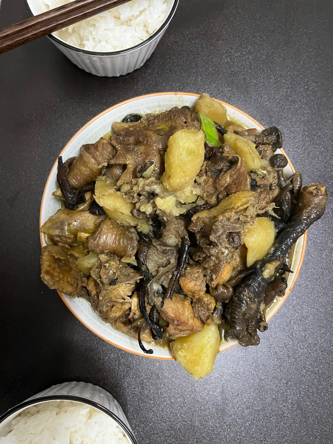 笨鸡炖榛蘑