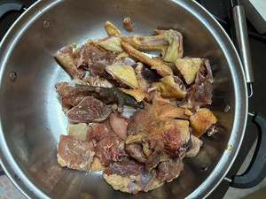 笨鸡炖榛蘑