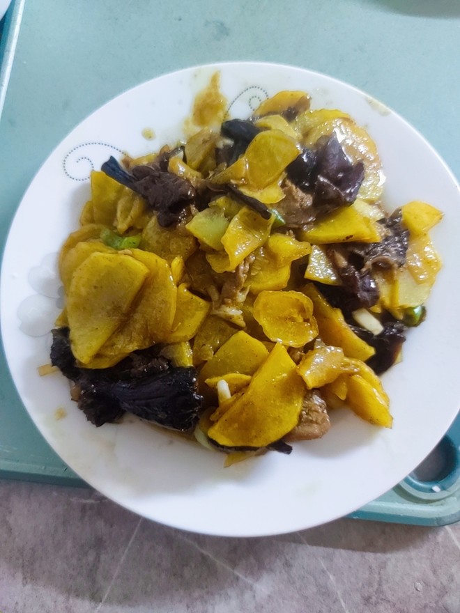 土豆片炒榛蘑