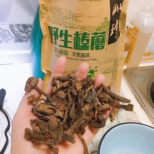 乌鸡榛蘑煲
