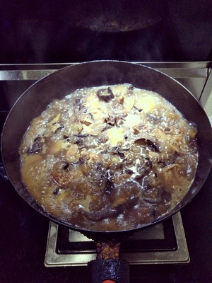 榛蘑土豆炖鸡