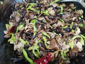 榛蘑炒肉