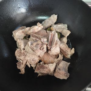 排骨炖榛蘑