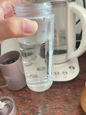 养生早餐：花胶人参铁皮石斛灵芝汤
