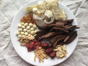 灵芝海底椰鸡汤 | 去黄养肌