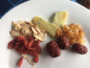灵芝海底椰鸡汤 | 去黄养肌