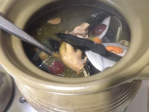 灵芝海底椰鸡汤 | 去黄养肌