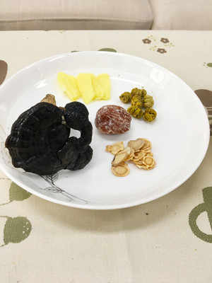 灵芝石斛洋参炖瘦肉