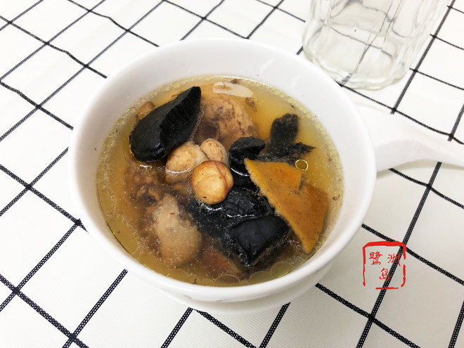 灵芝莲子清鸡汤
