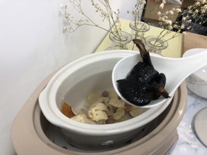 灵芝莲子清鸡汤
