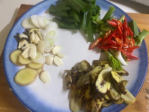 牛肝菌炒腊肉