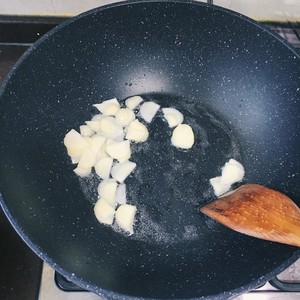 夏日一口鲜－辣炒黑牛肝菌