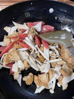 爆炒猴头菇
