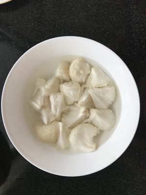 养胃猴头菇炖鸡汤