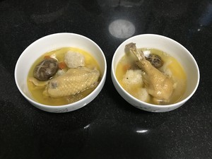 养胃猴头菇炖鸡汤