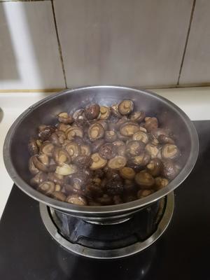 蚝豉焖花菇