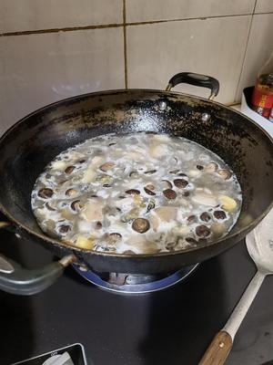 蚝豉焖花菇